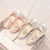 Sandales Enfants Mary Janes pour le mariage Party Shows Girls Farts Fiches brillantes Aquêtes Round-Toe 2024 Chaussures pour enfants