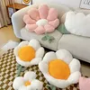 Ins Flower Cushion Söt blommaform Plushstol ryggstöd Kreativ sittande kudde för sängbilssoffa Pad Heminredning leveranser 240424