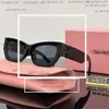 Moda de óculos de sol Mui Moda de óculos MIUI Designer oval de óculos de sol Anti-radiação Lentes polarizadas UV400 Mens retro óculos com 4142 originais