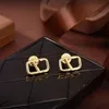 Upuść kolczyki perłowe Złote Dangle Projektantek Komekcji dla kobiety moda luksusowa marka litera v mans stadningi dziewczęce ucha