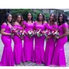 Fille Bridesmaid Black 2020 Fuchsia Robes Stermaid Stracts Capes Cap Longueur Satin Maid d'honneur Robe plus taille Custom Made