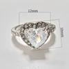 Zespół pierścionków Nowy prosty klasyczny srebrny pierścionek zaręczynowy w kształcie serca odpowiedni dla kobiet z modną biżuterią i prezentami ślubnymi w białej czerwieni i CZ St J240429