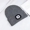 Berets Winter Beanie met lichte USB -oplaad LED -hoed 4 LED's voor mannen Women Geport headlamp Unieke Xmas