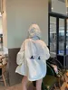 Marque de créateurs de vestes pour femmes 2024 Summer Nouvelle lettre à capuche abricot Coat à écran solaire lâche tbqu