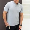 Polos da uomo uomo con muscoli da colletto top top skinny polo camicie nessuna maglietta logo per uomini kpop cool di moda elegante ordinaria originale xl base