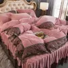 4ピースの寝具セットプリンセススタイルコーラルフリースダブルベルベットキルティングベッドスカートレースフランネルフランネル羽毛布団カバーベッドハイQU2564199
