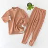 Kleding Sets Kinderen ondergoed Kinderen Herfst Winter Winter Outfits Baby Girls Pyjama Boys No Trace Candy Colors Sleepwear