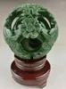 Figurines décoratives chinois Old Green Jade Fengshi Dragon Dragon Hollow Out Ball avec base en bois