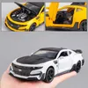 1 32 Camaro alumn Car Diecasts Toy Vehicles Model samochodowy Dźwięk i lekkie zabawki samochodowe dla dzieci Prezenty 240409