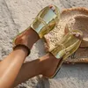 Pantofole di grandi dimensioni 36-42 Gold Gold Chain Gold Womens Flat Luxury Beach Flip Flip Flop Sandals Flima Slips Scarpe H240430 H240430