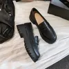 Casual schoenen zwarte lederen flats voor vrouwen dikke bodemplatform slip op cent mocassins jk lolita meisjes rond teen plus maat 43