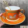 Canecas xícaras de chá de luxo e pires Conjunto de 2 fino China China Coffee Golden Handle Royal Porcelain Party Espresso 230818 Drop Delivery HOM DHPR5