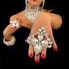 Akcesoria kostiumowe 1PC Modne wykwintne, wykwintne dhinestone na kobiece błyszczące przyjęcie krystaliczne pierścień biżuterii akcesoria ręczne