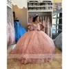 Różowe ramię z księżniczki suknia balowa sukienki Quinceanera sukienki z koralikami gwiazd imprezowych sukienki ukończenia ukończenia kokardki vestido de 15 s s s s s s S