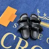 Designer Sliders Slifors Nuovi cuscini da piscina da uomo e piscina da piscina per muli piatti sotterranei di moda stampe classiche sandali estivi in rilievo scarpe da spiaggia grigio nero 35-42