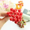 Décorations de Noël 100pcs / lot Red Fruit artificiel Berry Holly Flowers Pick Diy Craft Home Wedding Ornement de décoration de fête de fête