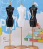 Hooks Rails 16 Dollhouse Accessoires Mannequin Display Halter Kleiderkleid Model Stand für Doll Kids Girls Prentend Spiel 5233193