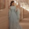 Robes de fête Luxury Aqua Bleu une ligne de plume perle Tull Tull Shiny Soirée avec des robes Cape For Women Wedding 2024