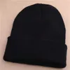 Banie / Capes de crâne pour femmes chapeaux de cagoule hivernale masculine en tricot noir