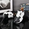 Scarpe casual autentiche sneaker bianche nere da piede per lo struzzo esotico vera vera in pelle vera elaborate da esterno