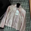 Veste pour femmes de la créatrice de luxe 2024 Début de printemps Nouveau manteau de veste courte rose polyvalent décontracté.