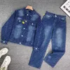 Sommartryckta jeans högkvalitativa jeans Två bitskläder och byxor Nya jeans De senaste mode Jeans Mens Jeans Womens Jeans Roll Jeans