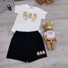 Niedźwiedź litera czysta bawełniana koszulka dla dzieci letnie ubranie dziecięce chłopcy dziewczęta Set Set Set Sete Designer Designer CSD2404304