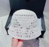 麦わら帽子のデザイナーレディースレディースバケツハットフィットハットファッションファッションサンハット女性贅沢な夏の屋外ビーチハットカジュアルベース3607664