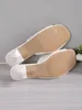 Fashion High Heel Open Toe Slippers för kvinnor som bär fluga utanför fyrkantig huvud Tunna häl tofflor för kvinnor 240419