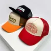 Kogelcaps Nieuwe Mens Street Dames geborduurde zachte brief American Retro Baseball Hat Ademvol Sunshine veelzijdige vrachtwagen modieus Q240429