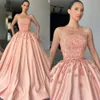 Lijnjurken prom een ​​feest strapless Appliques avondjurken plooien ruches semi formele rode loper lange speciale ocn jurk ppliques