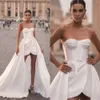 Klänningar ben axelbandslös en berta bodice line overskirts kort bröllopsklänning svep tågdesigner brudklänningar s