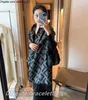Cashmere Fashion Women Scarf Designer Lettre complète écharpe automne / hiver extérieur extérieur écharpe femme classique châle brun