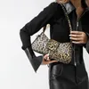 Bolsa de axil de estilo francês para mulheres marrom preto leopardo bolsa embreagem feminina vintage PU couro crossbody bolsas versáteis 240425