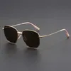 Lunettes de soleil designer 2024 Nouvelles lunettes de soleil polarisées en métal violet personnalisé pour les lunettes de soleil haute définition à la mode pour les femmes pour hommes