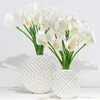 Kwiaty dekoracyjne 6pcs sztuczny biały calla lilia dekoracja ślubna ślubna trzymająca bukiet kwiatowy Centrum Tbale Wazon wystrój domu