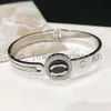 Бренд браслет роскошный браслет дизайнер Bangles Mens Women Titanium titanium thenless Design Brand Brand Письмо ювелирные украшения аксессуары высококачественного подарка