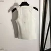 Designer malha colete feminino de marca de marca para feminino Tops de verão bordado de bordado logotipo senhoras com mangas com camisa 29 de abril