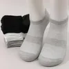 Vrouwensokken 1/5pairs Men Enkle vaste kleur Zwart wit grijs Invisible Ademende katoenen sport mannelijke korte sox