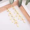 Boucles d'oreilles en peluche Fashion Dynamic Metal Leaf Pildel Vintage pour les femmes esthétique Silver and Gold Couleur Produit Coured Girls Bijoux