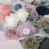 Decoratieve bloemen 10 stks/kavel 5 cm handgemaakte chiffon stof kunstmatige bloem voor trouwjurk kleding hoofdtekleding decoratie diy