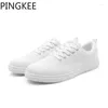 Casual schoenen rond teen veter omhoog sneaker metalen oogjes gewatteerde kraag duurzame buitenzool stof voering lichtgewicht ademend gaas bovenste ontwerp