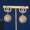 Boucles d'oreilles petites et haut de gamme pour les femmes au tempérament à la mode, aux fermoirs d'oreille exquis et polyvalents, 925 boucles d'oreilles à l'aiguille en argent sterling, micro-incrustations à la mode