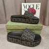 2024 Designer Sandaler Luxury Shoes New Style Slippers Slide Bottom Non-Slip Soft Bottom Fashion House Slipper Women Wear Beach Flip-Flops Sale