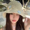 Brede rand hoeden emmer hoeden Korean Sweet STR Flower CS For Women 2024 Boheemian Summer Travel Sunscreen veelzijdige show Face Little Japan schattige emmer hoed J240429