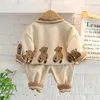 Set di abbigliamento per bambini ragazzi primaverili per bambini abiti casual cartone animato orso pantaloni magazzino inafnt abiti da 2 pezzi abiti da 2 pezzi