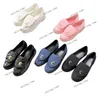 Patent Black matelassé à rabat Turnlock Chaussures mobile blanche Tab à virage Cloc C moccasin Flats Logo Sneaker décontracté pour femmes Slip sur des sandales plates Sandales Matte toile