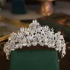 Tiaras Nuevo llegada de Luxury Pearl Crystal Tiara para mujeres Fiesta de chicas de boda Elegante regalo de mariposa Corona Accesorios de vestimenta