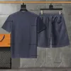 المصمم مجموعة الرجال Tracksuit Mens T-Shirt مكون من قطعتين ماركة أزياء العلامة التجارية Suit Suit Suit Lawging Color Match Striped Ribbon Logo Tshirt 2pcs 29 أبريل