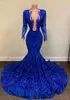 Serey Royal Blue Mermaid PROM Vestidos Long para mulheres Plus Tamanho Cetim De fundo V Pescoço pregas de lantejoulas Ruched Festas de festas noturnas